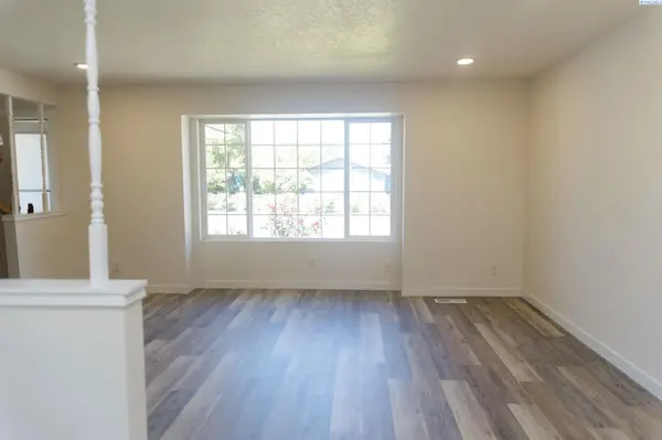 5015 W 6th Pl, Kennewick, WA 99336