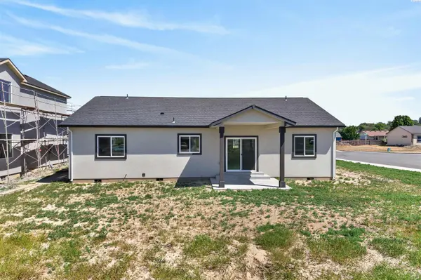 213 Victoria St, Sunnyside, WA 98944