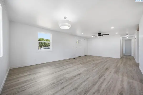 1207 Acacia Ave, Richland, WA 99354