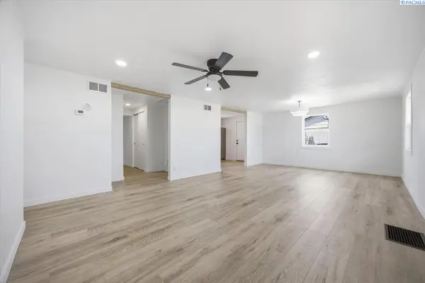 1207 Acacia Ave, Richland, WA 99354