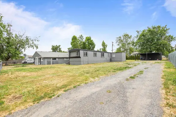 1070 N 61st Ave, West Richland, WA 99353