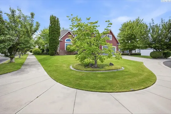 2068 Newhaven Loop, Richland, WA 99352