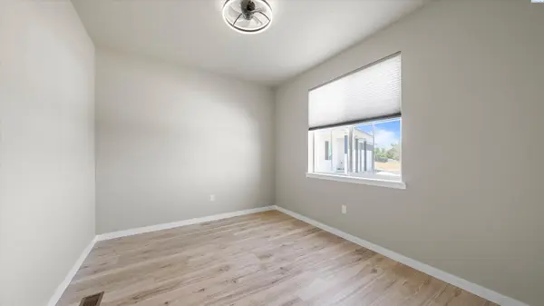 760 Mara Loop, Richland, WA 99352