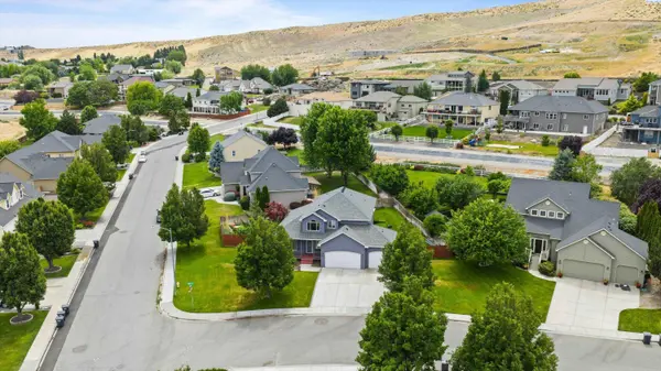 4911 Milky Way, West Richland, WA 99353