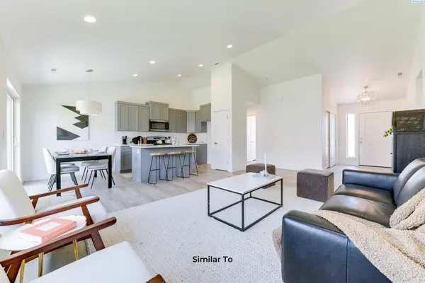 1607 Parkwood Ct, Grandview, WA 98930