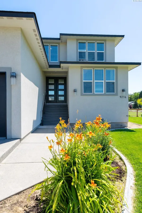 9216 E Pendleton Road, Benton City, WA 99320