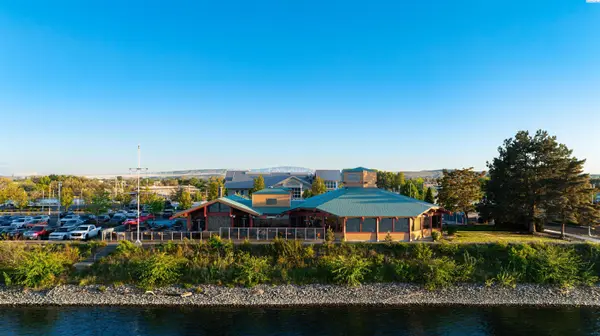 355 N Clover Island Drive, Kennewick, WA 99336