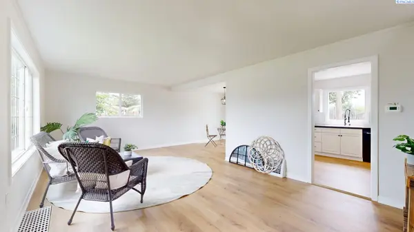 709 Comstock Street, Richland, WA 99352