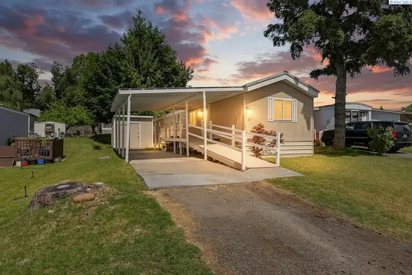 811 2nd Ave #27,  Zillah,  WA 98953