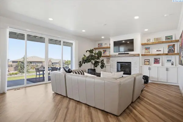 534 Summerview Ln, Richland, WA 99352
