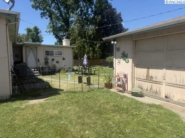 6110 Umatilla, Kennewick, WA 99336