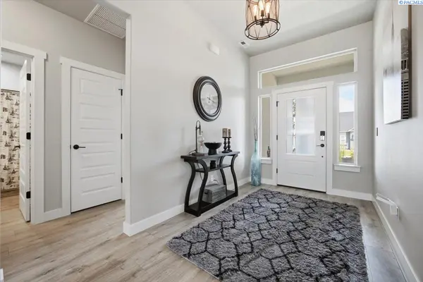 6749 Argos St., West Richland, WA 99353