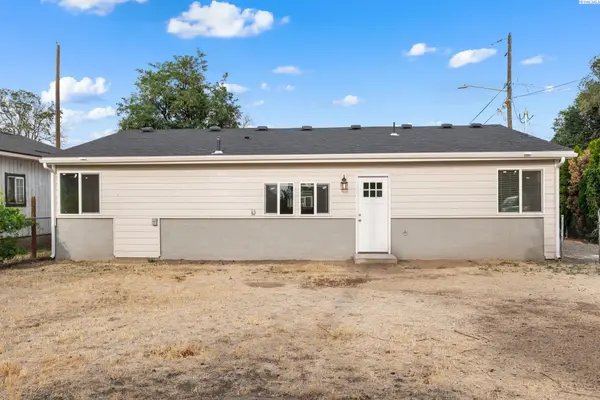 111 S H St, Toppenish, WA 98948