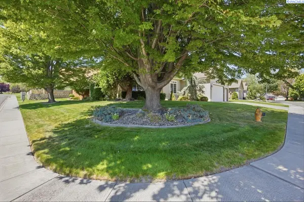 2787 Leopold Ln, Richland, WA 99352