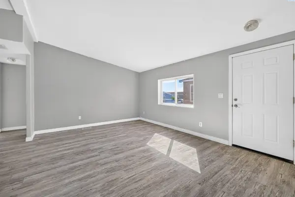 85 Ridgecliff Dr, Richland, WA 99352