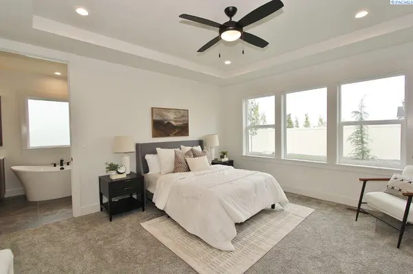 713 Cortona Way, Richland, WA 99352