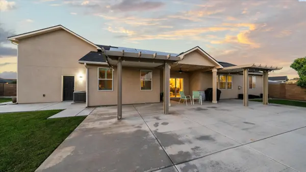 825 Meadow Dr S, Richland, WA 99352