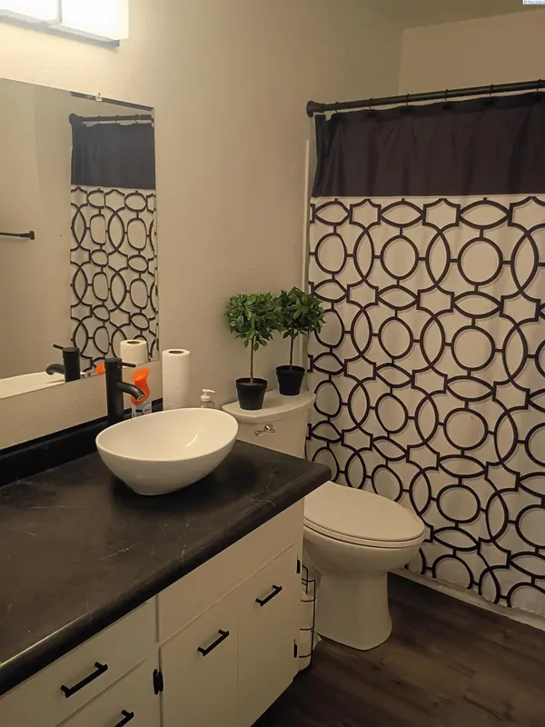 514 t Cedar St, Mabton, WA 98935