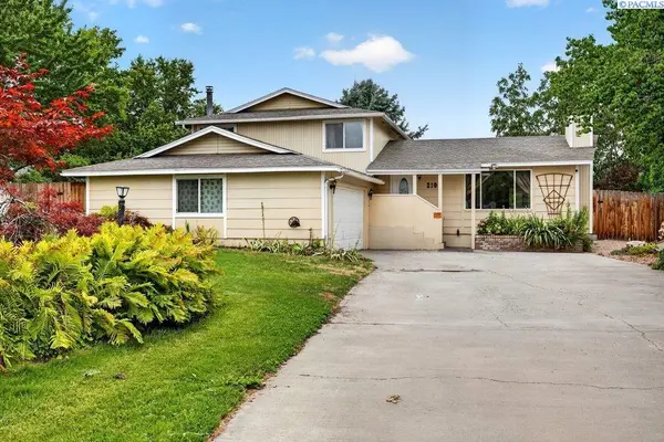 2105 Pheasant Lane, West Richland, WA 99353