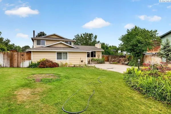 2105 Pheasant Lane, West Richland, WA 99353