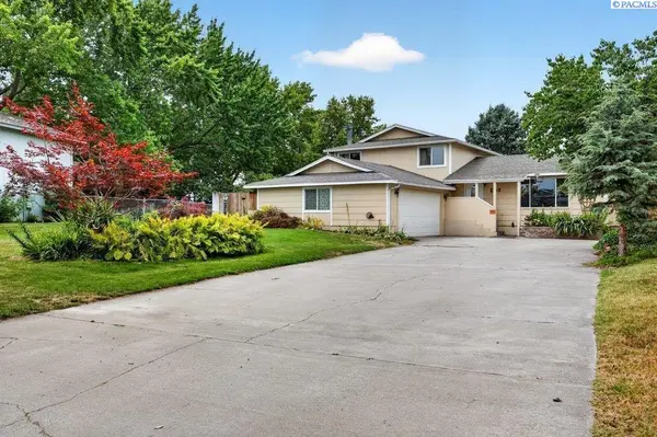 2105 Pheasant Lane, West Richland, WA 99353