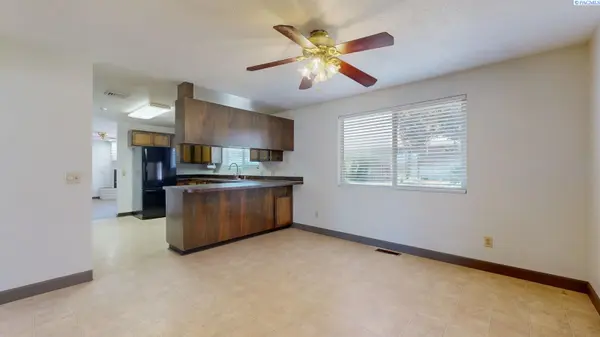 3801 W 17th Avenue, Kennewick, WA 99338