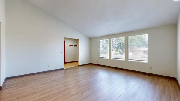 3801 W 17th Avenue, Kennewick, WA 99338