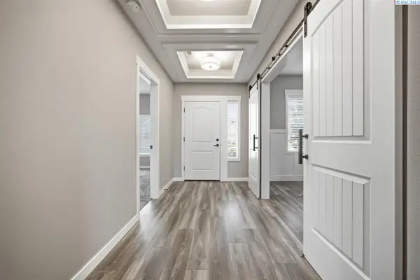 537 Lazio Way, Richland, WA 99352