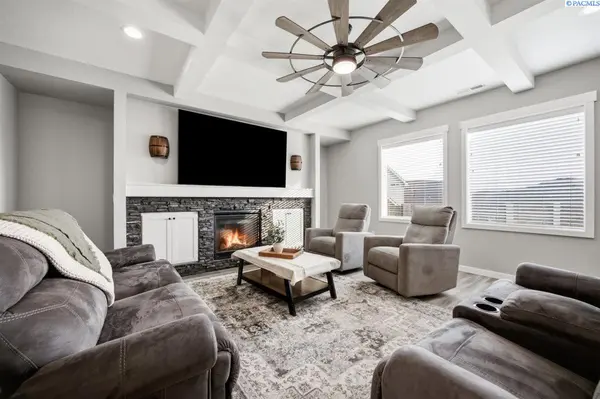 537 Lazio Way, Richland, WA 99352