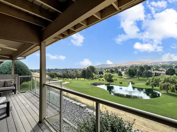 3710 W Canyon Lakes Dr #D101, Kennewick, WA 99337