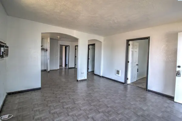 1112 S 9th St, Sunnyside, WA 98944