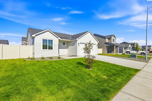 1209 17th St, Benton City, WA 99320