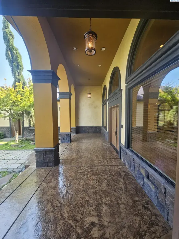 922 W Allenwhite Dr., Richland, WA 99352