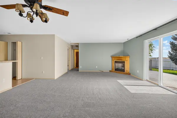 2693 Jason Loop, Richland, WA 99352