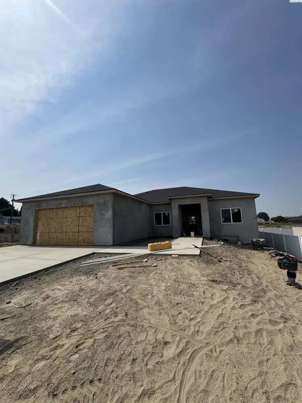 401 Hogan St, Sunnyside, WA 98944