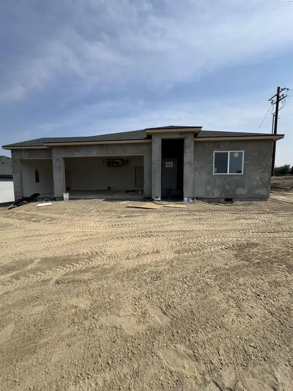 408 Hogan St, Sunnyside, WA 98944