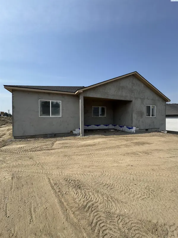 320 Hogan St, Sunnyside, WA 98944