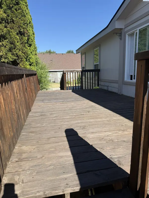 32 Mercury Dr, Richland, WA 99354