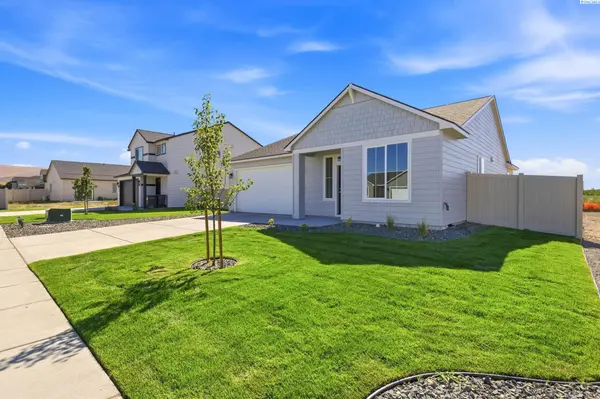 1205 18th St, Benton City, WA 99320