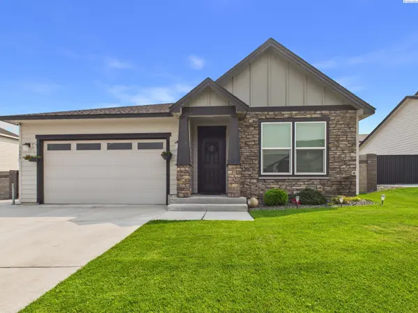 7889 Blanchard Lp, West Richland, WA 99353