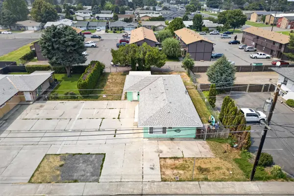 1808 N 20th Ave, Pasco, WA 99301