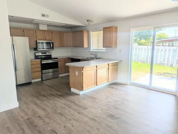 3142 Primrose St, West Richland, WA 99353