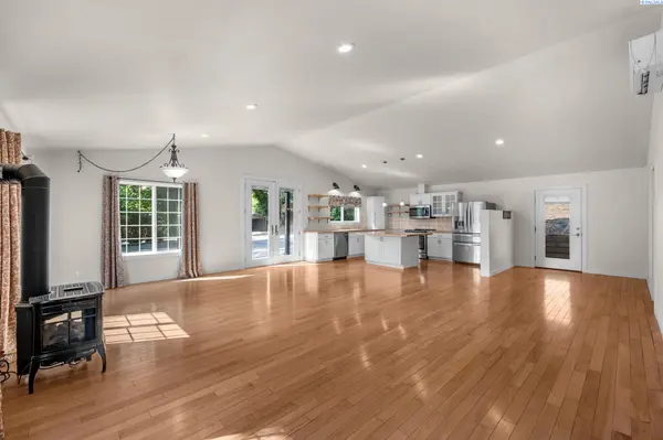 407 S Lake St, Colfax, WA 99111