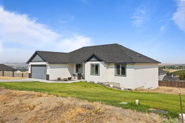 21004 E Plum Pl, Benton City, WA 99320