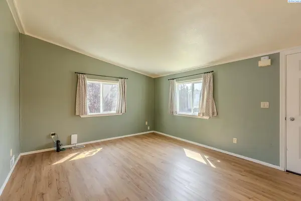 260 NW Golden Hills Dr #7, Pullman, WA 99163