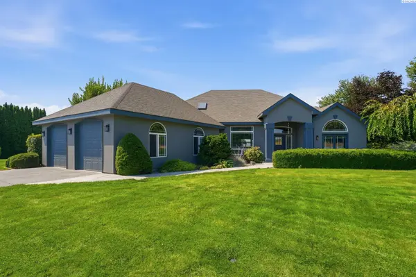 97218 N Northstar PRNE, West Richland, WA 99353