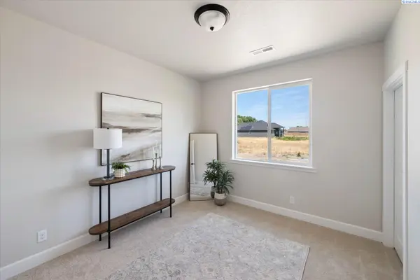 2816 S Beech St, Kennewick, WA 99337