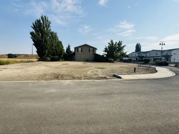 800 Fountain Blvd, Zillah, WA 98953