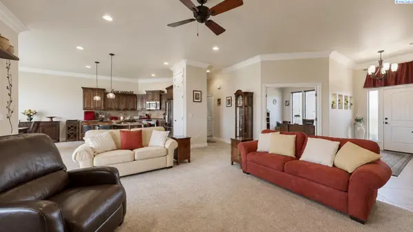 2994 Riverbend Drive, Richland, WA 99354