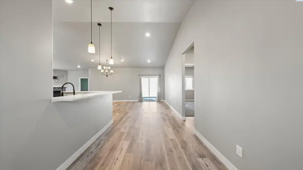 352 E Davis St., Connell, WA 99326